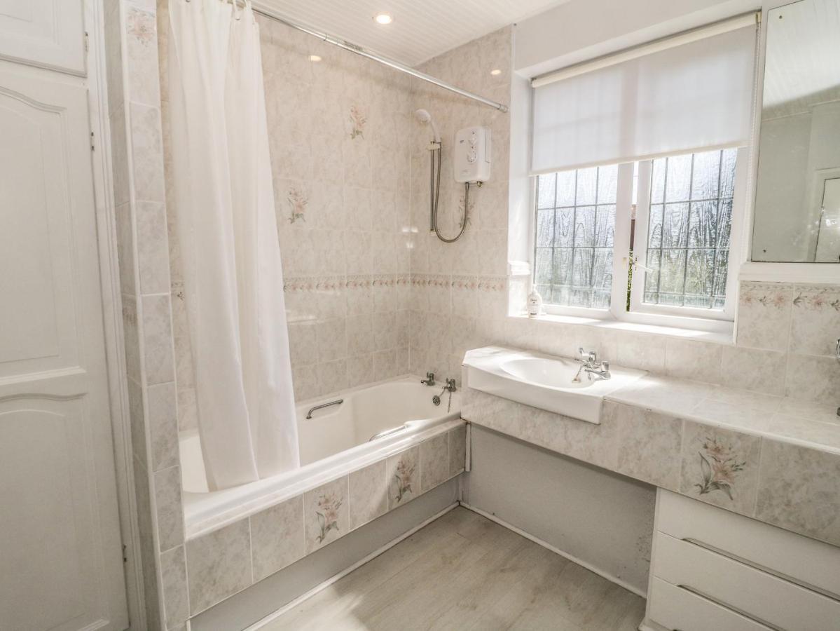 Burwood Villa Colwyn Bay Esterno foto